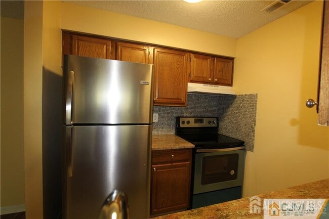Building Photo - 1806 Ravens Crest Dr