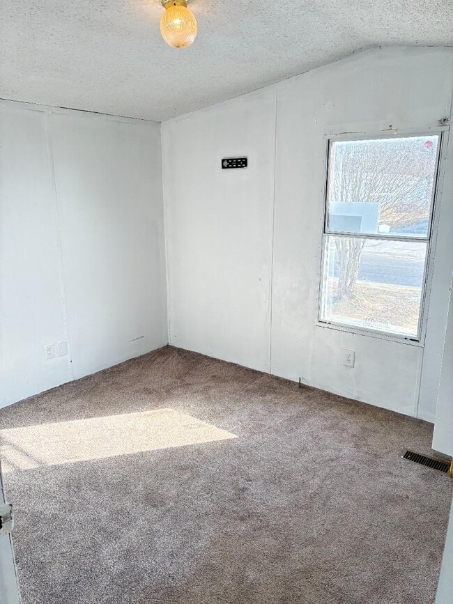 Building Photo - 2316 Wysteria Ln