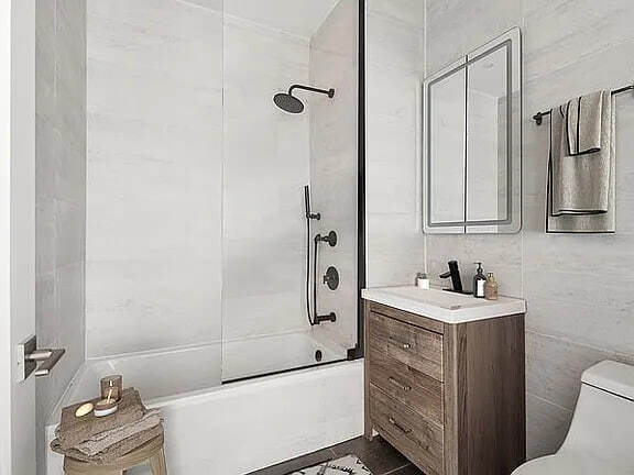 Building Photo - 136 14th St