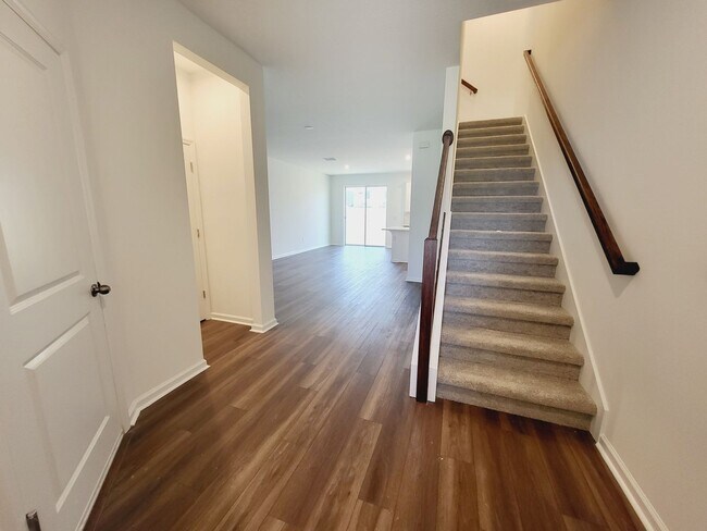 Building Photo - 3 Bedroom 2.5 Bathroom Townhome For Rent w...