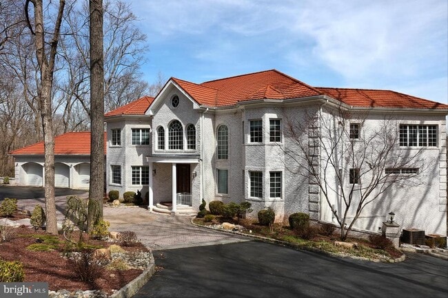 Building Photo - 429 Wendover Dr