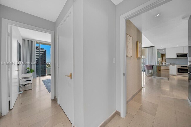 Building Photo - 88 SW 7th St