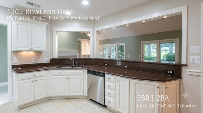 Building Photo - 1305 Rowland Dr