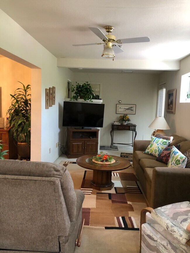 Building Photo - 923 Leisure World