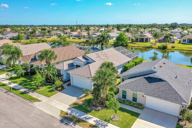 Building Photo - 515 SW Indian Key Dr