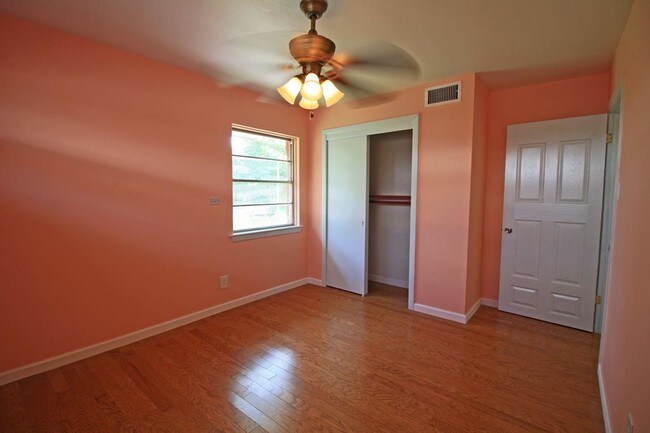Building Photo - 6825 Neff St