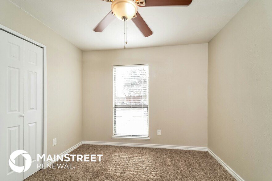 Building Photo - 741 Cambridge Dr