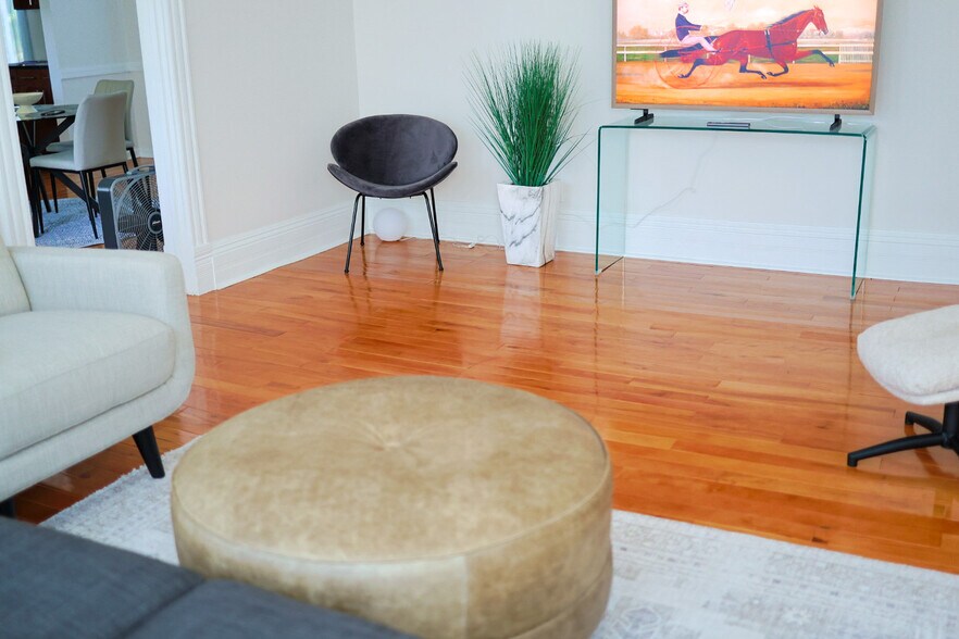 Building Photo - 5104 Abigail Dr