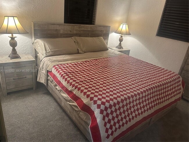 Building Photo - 6201 SW 38th Ct