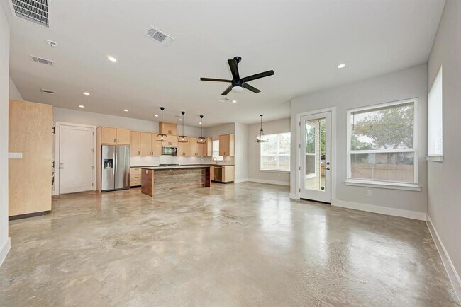 Building Photo - 7710 Watson St