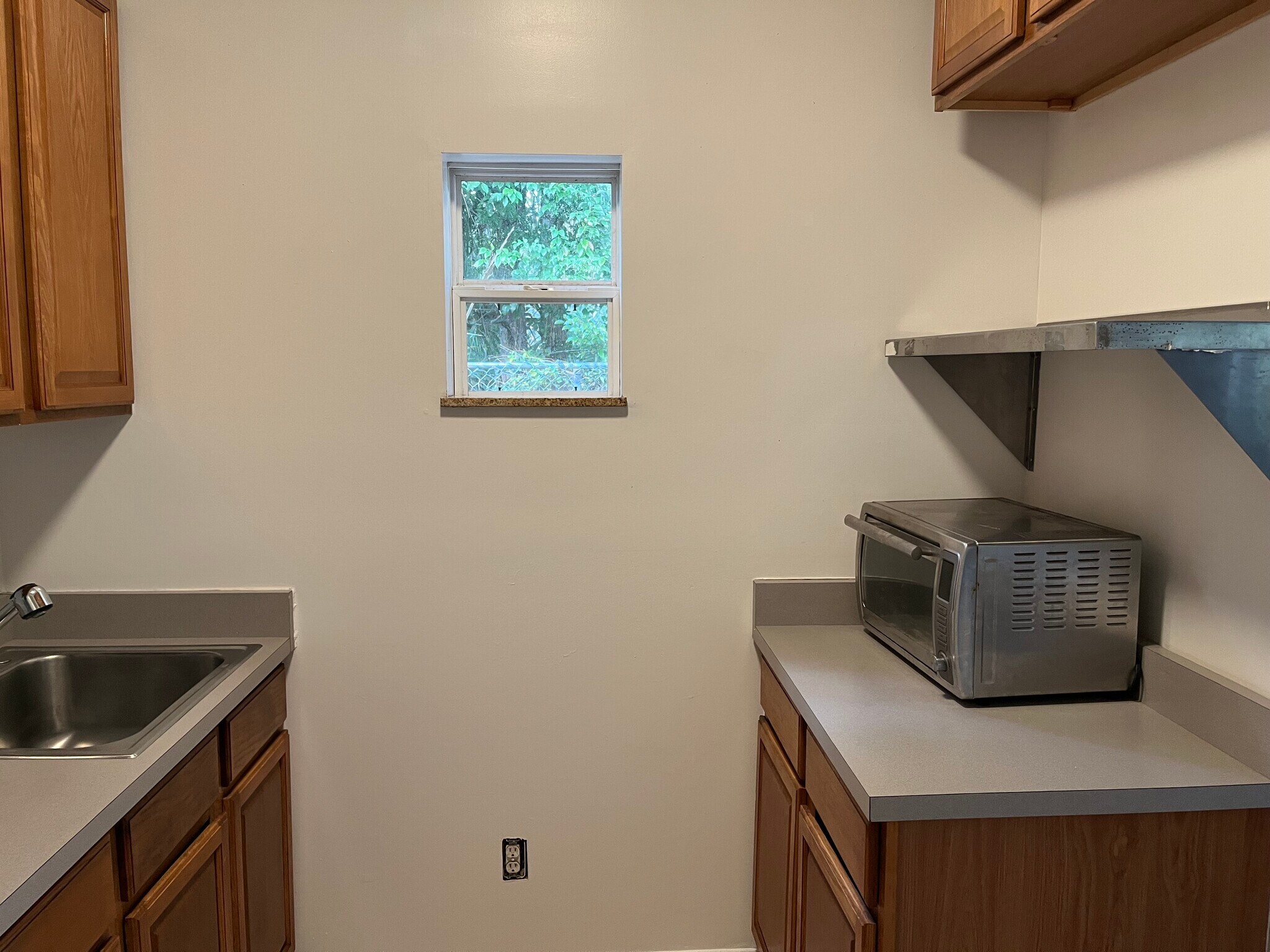 Building Photo - 920 NE 5th Ave