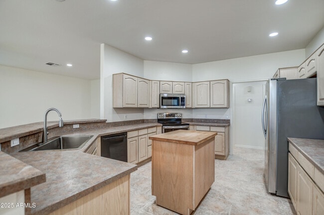 Building Photo - 15436 E El Lago Blvd
