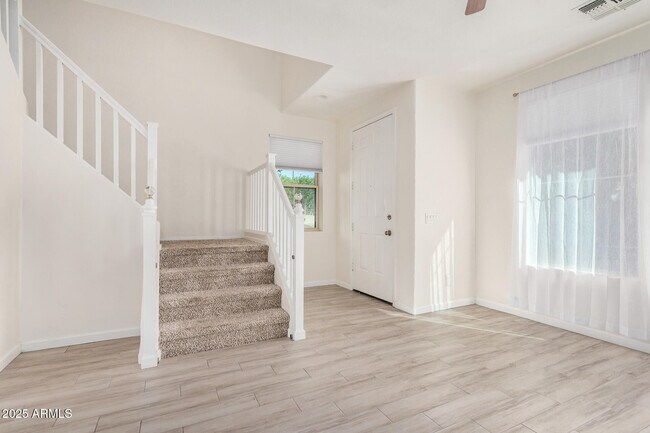 Building Photo - 1844 E Dunbar Dr