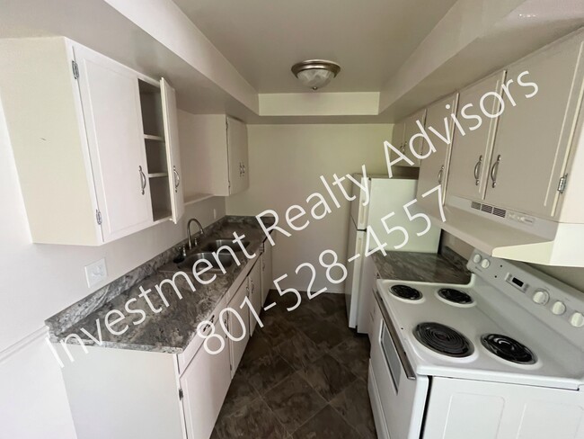 Building Photo - Spacious Apartment in Salt Lake City!