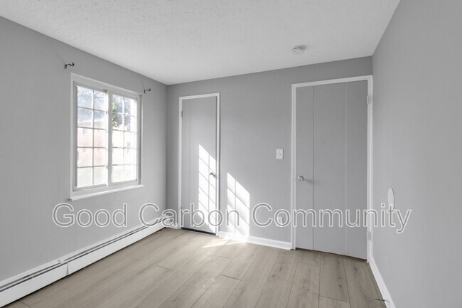 Building Photo - 321 Beattie Ave