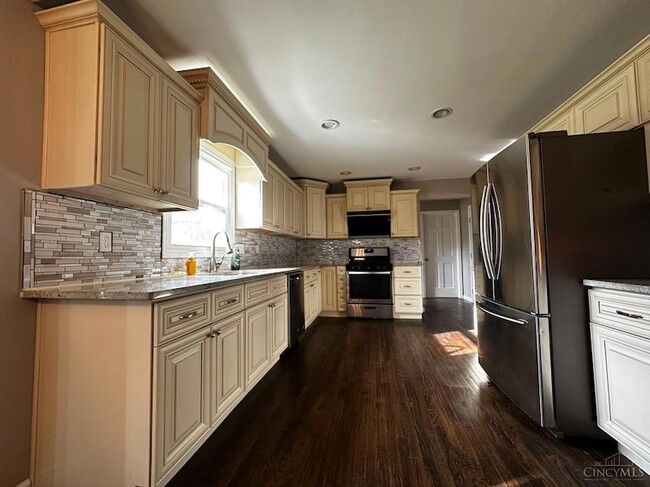 Building Photo - 7305 Cascade Dr
