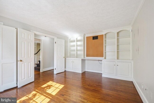 Building Photo - 1210 Suffield Dr