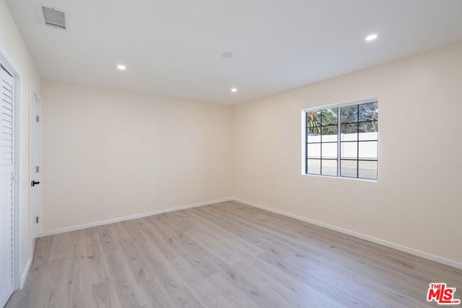 Building Photo - 9701 Wheatland Ave