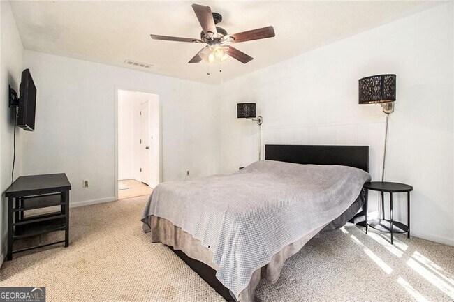 Building Photo - 8212 Lullwater Ct