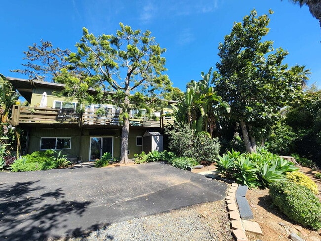 Building Photo - Updated 1BR/1BA apartment