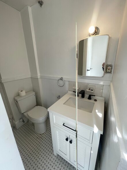 Building Photo - 219 Washington St