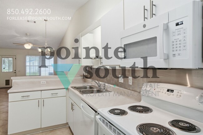 Building Photo - 2527 Trailwood Dr
