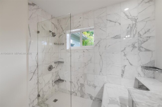 Building Photo - 911 Mariana Ave