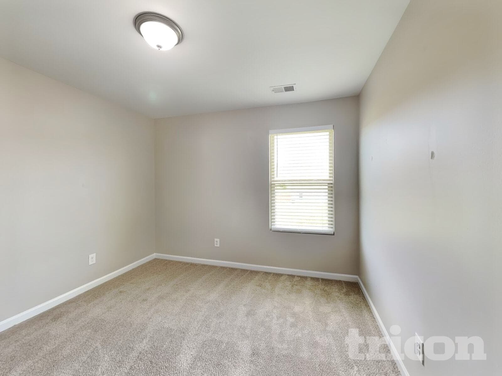 Building Photo - 646 Nonsuch Way