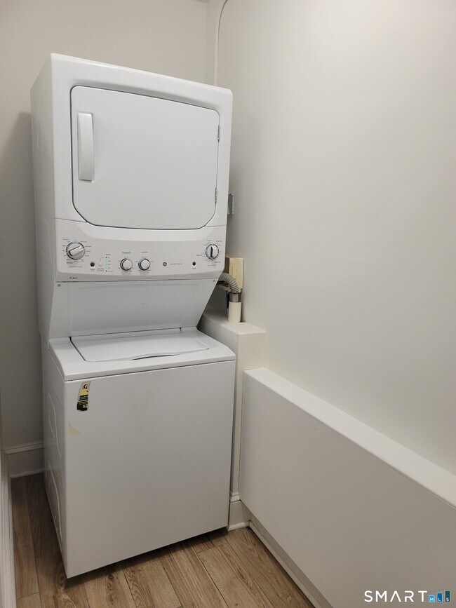 Building Photo - 21 Quintard Terrace