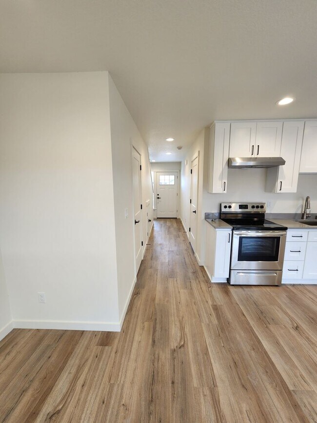 Building Photo - 1006 Peach Rd