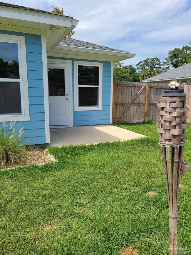 Building Photo - 715 W Ensley St