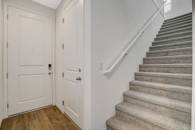 Building Photo - Newly built Home, gated
