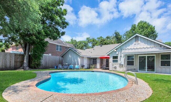 Building Photo - 5139 Beechnut St