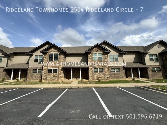 Building Photo - Ridgeland Townhomes | 2 Bed | 2.5 Bath