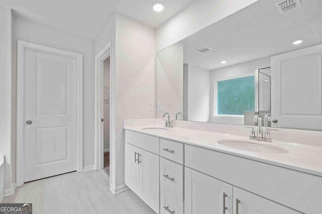 Building Photo - 279 Wells Cir