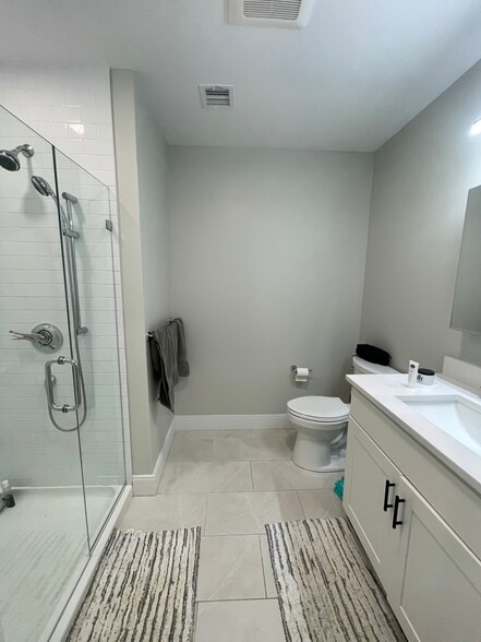 Building Photo - 200 Old Colony Ave