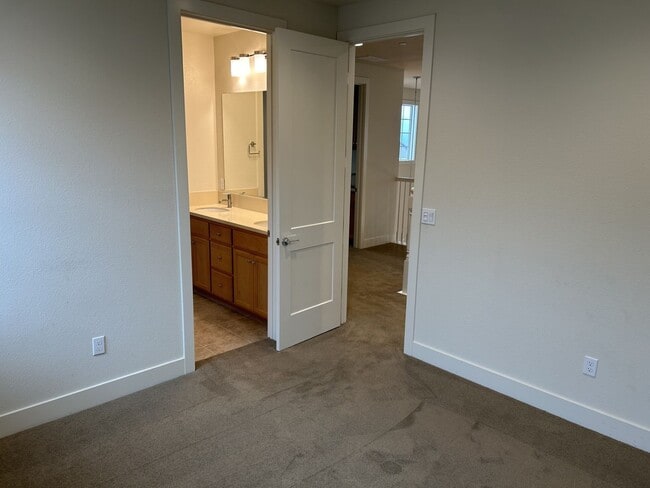 Building Photo - Beautiful Elegant Fountaingrove Home