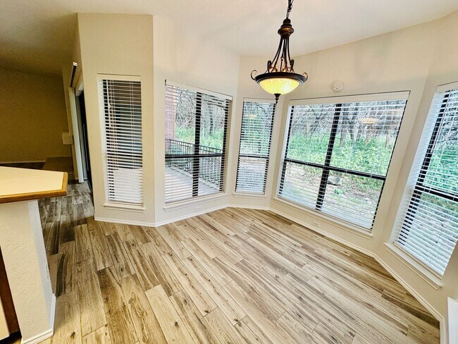 Building Photo - Charming 2 Bed 2 Bath Condo with Nature Vi...