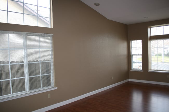 Building Photo - 1297 Canevari Dr
