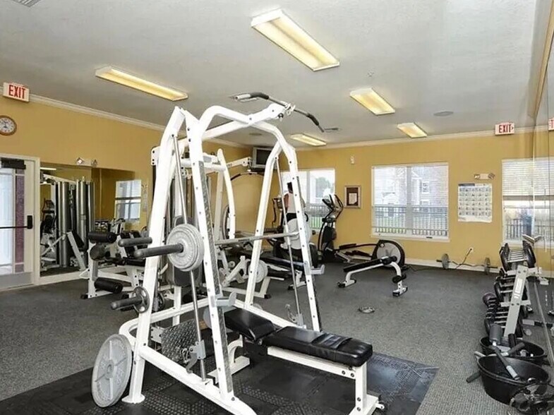 Building Photo - 5541 Rosehill Rd