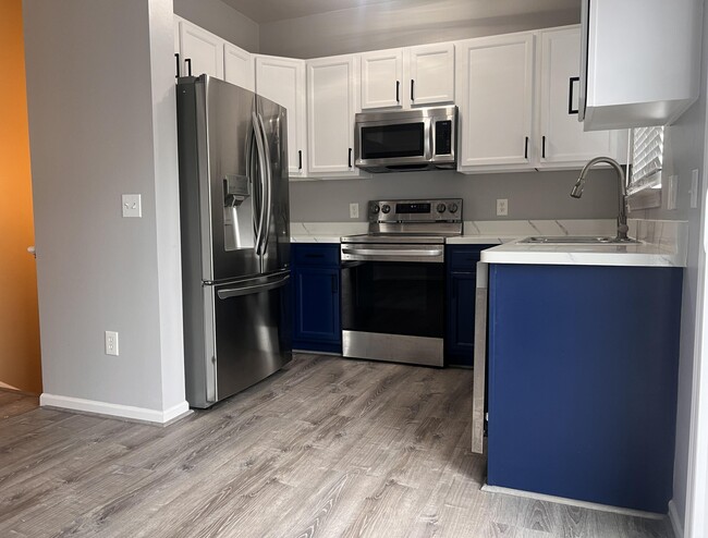 Building Photo - 44725 Ellery Ln