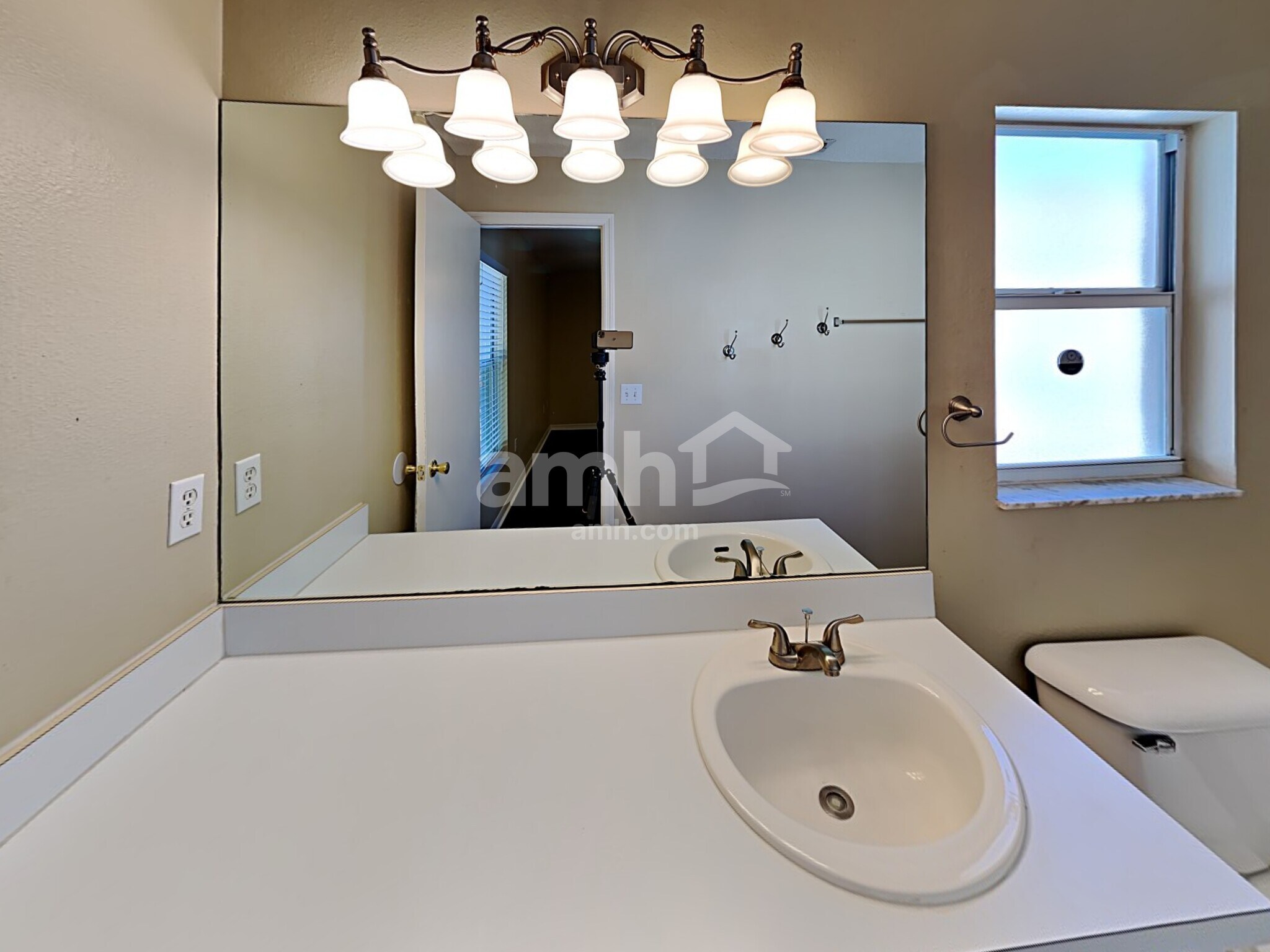 Building Photo - 7831 Chadwick Dr