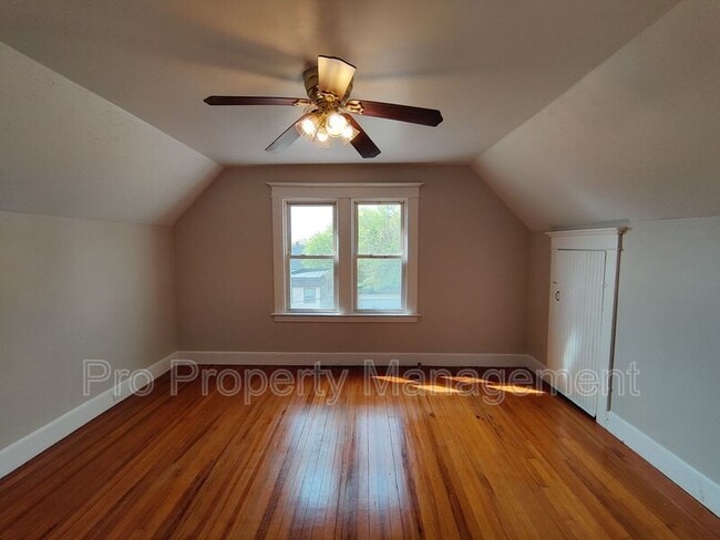 Building Photo - 35 Fairfield St