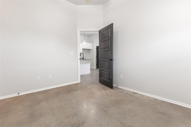 Building Photo - 13328 Springcreek Dr