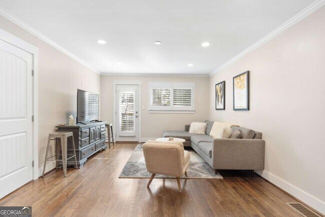 Building Photo - 2026 Harwinor Rd SE