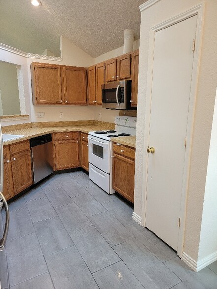 Building Photo - 1436 Wheatfield Dr