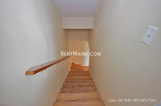 Building Photo - 20 River Village Dr