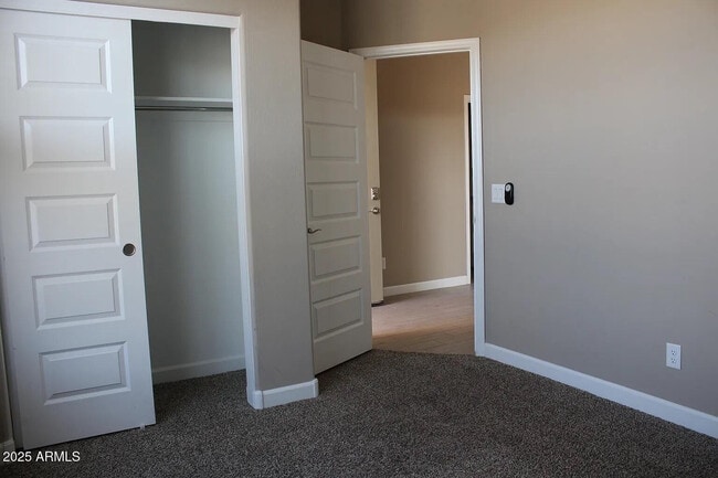 Building Photo - 8219 S 44th Gln