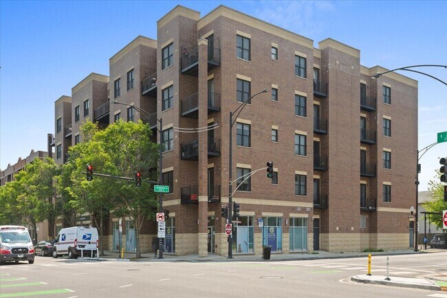 Building Photo - 207 E 31st St