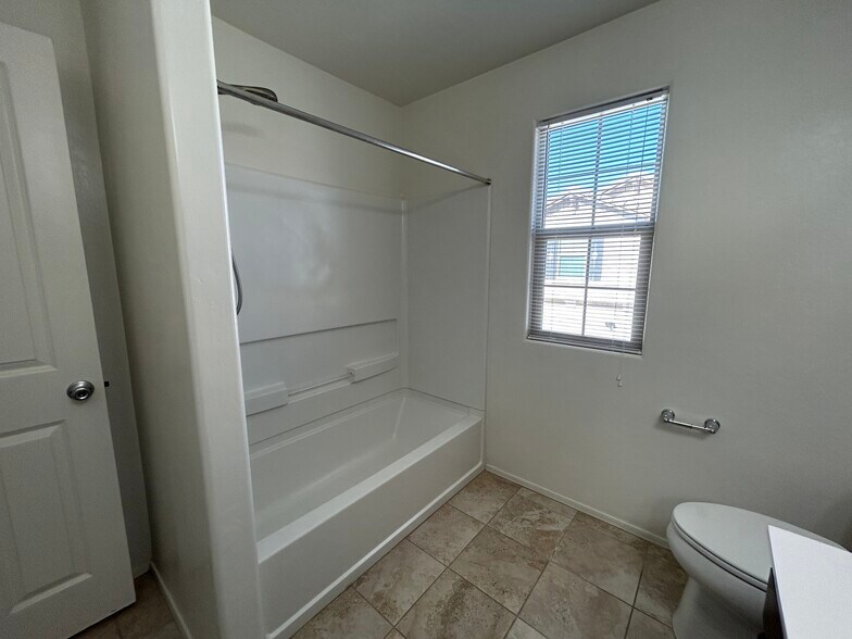 Building Photo - 2964 S Washington St